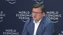 Kuleba critica Aliança Atlântica em Davos