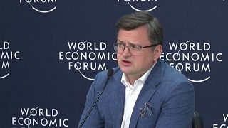 Kuleba critica Aliança Atlântica em Davos