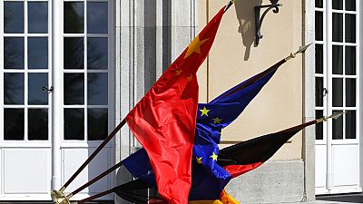 Kína, az Európai Unió és Németország zászlói