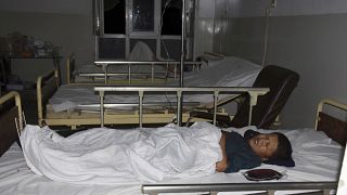 Раненный при взрыве в Мазари-Шарифе мальчик. 25 мая 2022 года