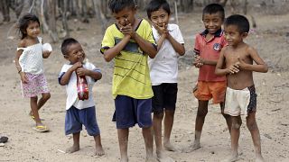 Des enfants indigènes Wayuu jouant à Manaure, en Colombie, jeudi 10 septembre 2015.