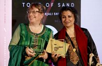 Geetanjali Shree y Daisy Rockwell, ganadoras del Booker 2022