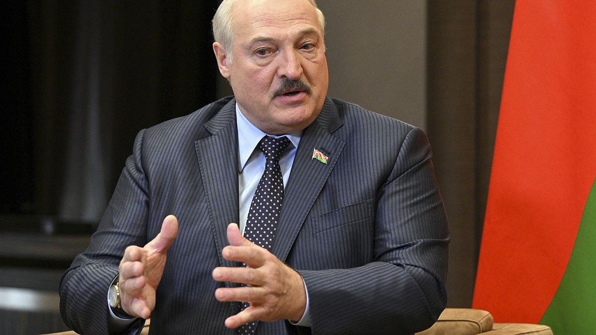 Il presidente bielorusso Aleksander Lukashenko ha annunciato la costituzione di un comando operativo al confine con l'Ucraina