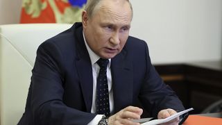 Владимир Путин считает, что ЕАЭС продолжает эффективную работу, несмотря на "новые финансовые условия"