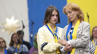Ukrán menekültek a nemzeti színek ölelésében