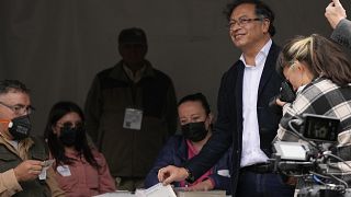 Le candidat de gauche Gustavo Petro vote à Bogota, Colombie le 29 mai 2020.