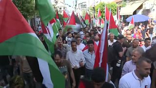 آلاف الفلسطينيين يشاركون في مسيرة برام الله للتنديد بـ"مسيرة الأعلام" الإسرائيلية في القدس، 29 مايو 2022
