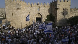 In der Altstadt von Jerusalem und auf dem Tempelberg ist es zu Konfrontationen zwischen israelischen Nationalisten und palästinensischen Gläubigen gekommen.