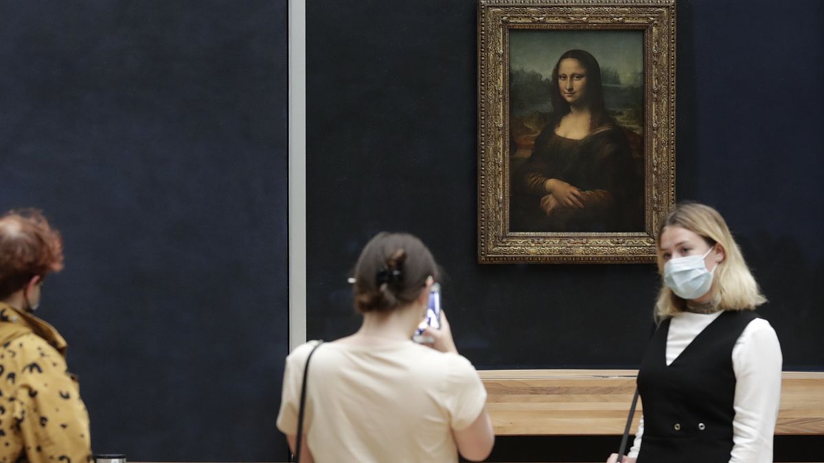 Quadro da Mona Lisa, no Museu do Louvre, em Paris.