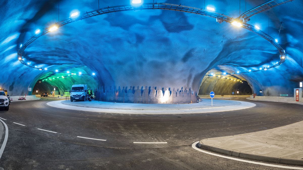 The world's first underwater roundabout in the Faroe Islands inspired the UK minister to think about tunnels in between Scotland's islands. 