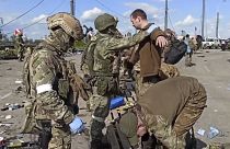 جنود أوكرانيون في آزوفستال (ماريوبول)