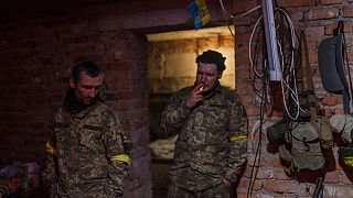 A frontvonalból visszatért ukrán katonák Harkiv térségében