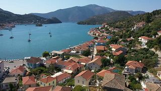 Pese a la enorme belleza del paisaje, los buceadores describen un fondo marino "lleno de basura, como un inmenso vertedero"