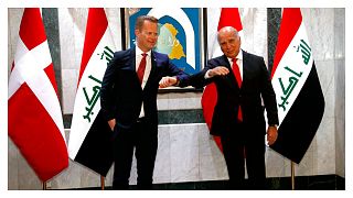 صورة من الارشيف-وزير الخارجية العراقي فؤاد حسين ونظيره الدنماركي جيبي كوفود -بغداد، العراق،2021
