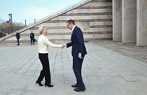 Ursula von der Leyen, az Európai Bizottság elnöke és Mateusz Morawiecki lengyel miniszterelnök