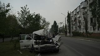 Szétlőtt autó Szeverodonyeckben