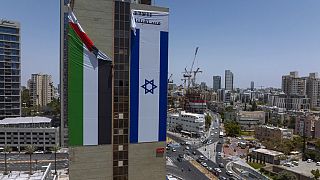 Παλαιστινιακή σημαία δίπλα στην ισραηλινή σε κτίριο στην πόλη Ραμάτ Γκαν
