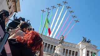 Roma, 2 giugno 2022: le frecce tricolori in volo sull'Altare della patria