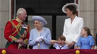 Ο πρίγκιπας Κάρολος, η βασίλισσα Ελισάβετ, ο πρίγκιπας Λούις, η δούκισσα Κέιτ και η πριγκίπισσα Σάρλοτ