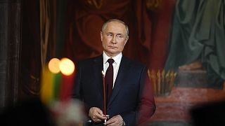Április végi felvétel az orosz elnökről, az ortodox húsvéti liturgián
