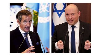 نفتالی بنت، نخست وزیر اسرائیل (سمت راست) با رافائل گروسی، مدیرکل آژانس بین‌المللی انرژی اتمی (شمت چپ) در تل آویو دیدار کرد