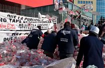 Manifestation devant le siège de Coca-Cola