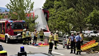Secours mobilisés après le déraillement d'un train non loin de Burgrain, en Bavière, le 3 juin 2022