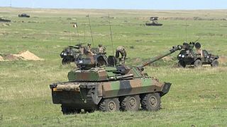 دبابات تابعة لحلف شمال الأطلسي تقوم بتدريبات عسكرية في رومانيا