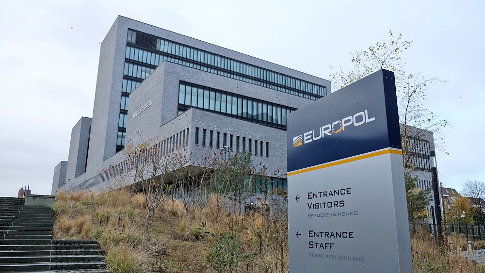 Europol: La rete che portava in Europa 10.000 persone dalla Turchia e dalla Siria è stata distrutta