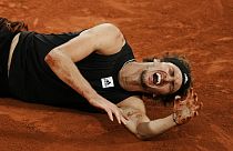Alexander Zverev hat sich im Halbfinale gegen Rafael Nadal verletzt
