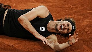 Alexander Zverev hat sich im Halbfinale gegen Rafael Nadal verletzt