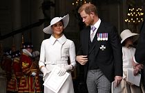 Harry és Meghan elhagyják az istentisztelet helyszínét