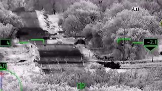 صورة من فيديو نشرته وزارة الدفاع الروسية لمروحيات تقصف مواقع للجيش الأوكراني