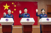 Çin uzay istasyonunun tamamlanması için göndereceği ekibi tanıttı