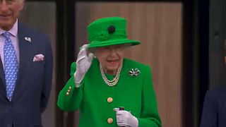 II. Erzsébet a Buckingham-palota erkélyén 2022. június 5.én