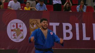 Gela Zaalishvili, celebrando su triunfo en el Grand Slam de Judo de Tiflis