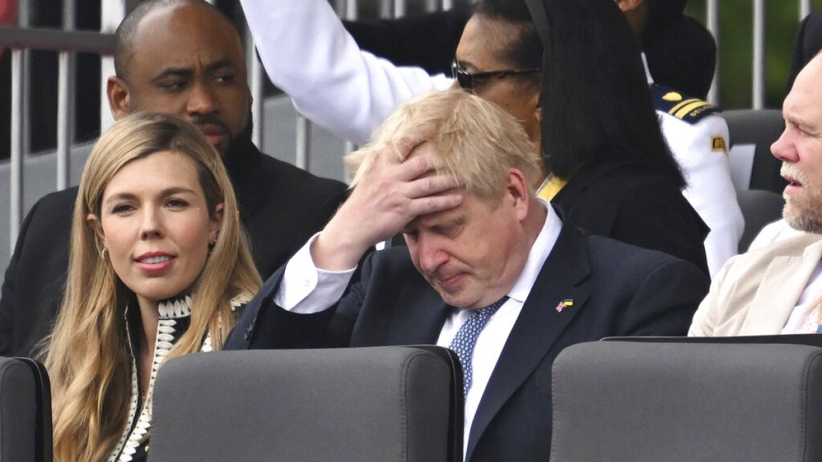 Der britische Premierminister Boris Johnson und seine Frau Carrie während der Platin-Jubiläumsfeier der Queen in London, 05.06.2022 