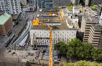  قامت منظمة في مدينة روتردام الساحلية ببناء ممر علوي يربط بين أسطح منطقة التسوق في وسط المدينة لإظهار الشكل الذي قد يبدو عليه المستقبل، 26 مايو 2022