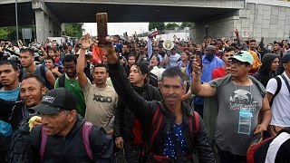 مهاجرون من أمريكا الوسطى والجنوبية يشاركون في قافلة باتجاه الحدود مع الولايات المتحدة، تاباتشولا، المكسيك، 6 يونيو 2022