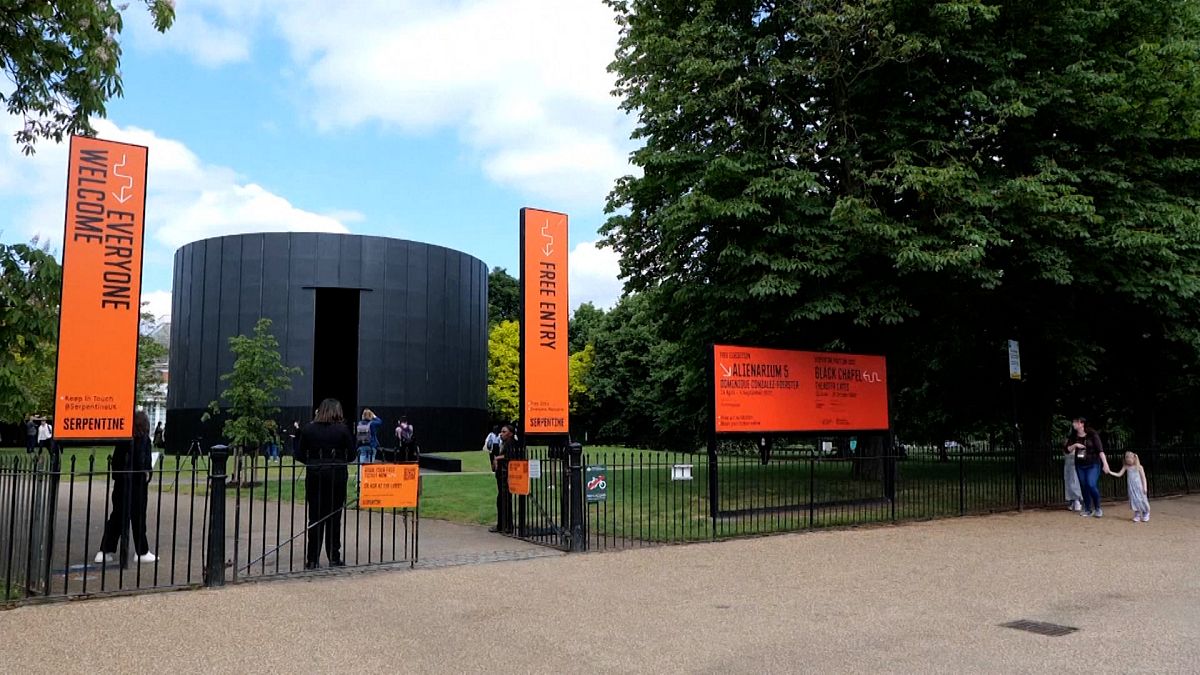 Der 21. Pavillons der Serpentine Galleries in London "Black Chapel" 