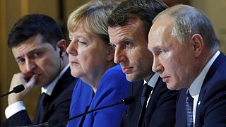 Zelenszkij, Merkel, Macron és Putyin közös sajtótájékoztatója Párizsban 2019. december 9-én