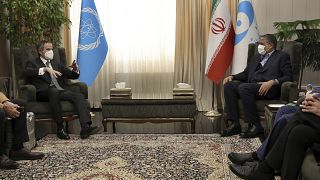 رئيس الوكالة الدولية للطاقة الذرية رافائيل ماريانو غروسي  يتحدث مع وزير الخارجية الإيراني أمير حسين أمير عبد اللهيان- طهران 2022