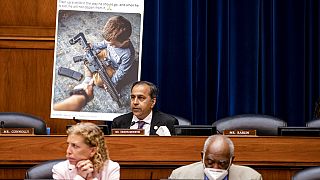Los miembros del Congreso atienden a los testimonios de víctimas de tiroteos, Washington, EEUU 8/6/2022