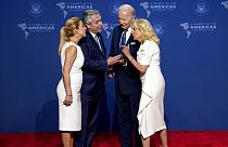US-Präsident Joe Biden und seine Frau Jill begrüßen die Gäste des IX. Amerika-Gipfels