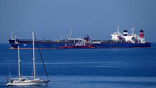 کشتی لانا با محموله‌ای از نفت ایران توسط مقامات یونان توقیف شد.