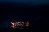 قارب هجرة في البحر الأبيض المتوسط