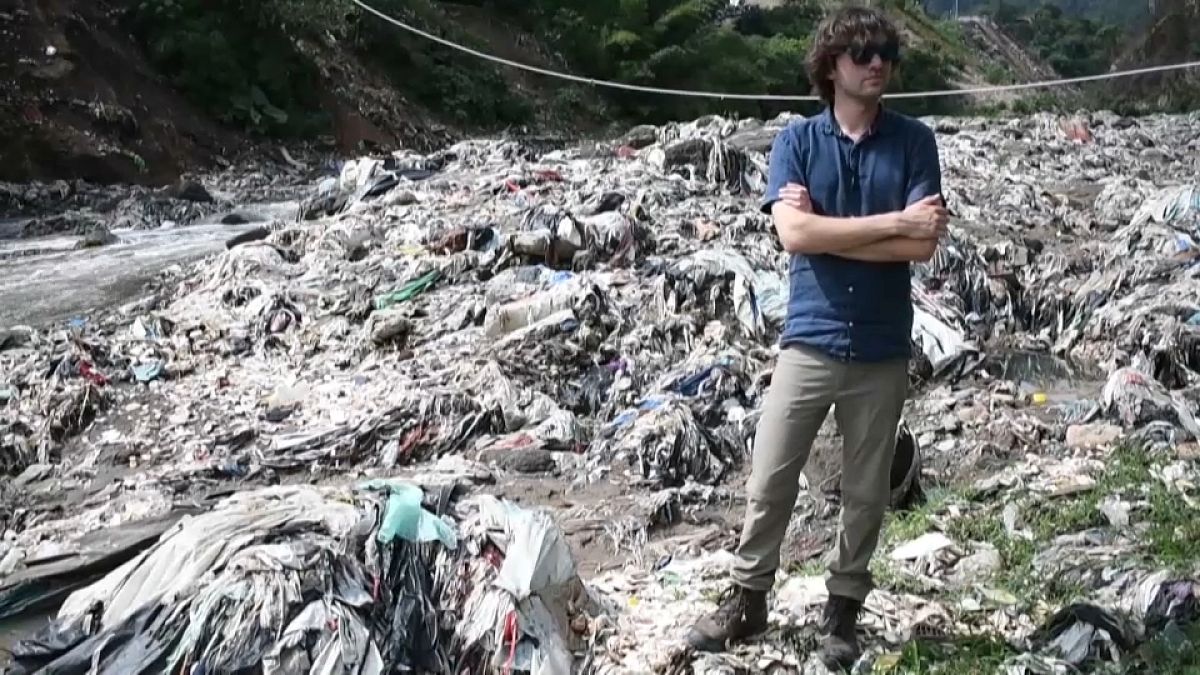 Boyan Slat, director de la ONG The Ocean Clean Up en el río Las Vacas, Guatemala 8/6/2022