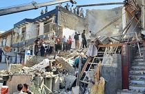 بر اثر ریزش یک ساختمان ۳ طبقه در نوسود کرمانشاه ۲ تن جان باختند