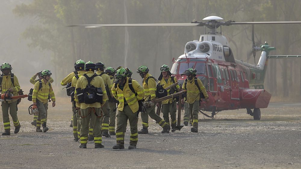 Spain evacuates 2,000 people in Andalucia as crews tackle wildfire