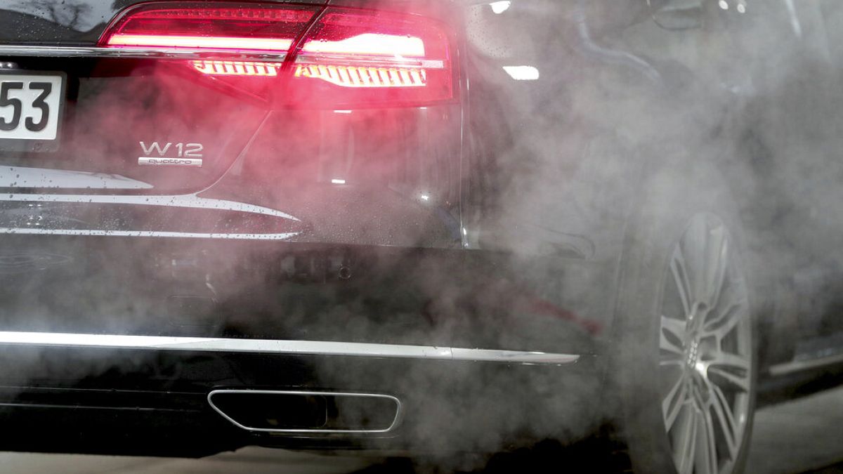 Parlamento Europeu aprovou proposta para acabar com venda de carros com motor de combustão interna em 2035